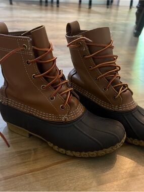 Vintage LL Bean Women's 8" Bean Boots  leather with Tan/Brown Color (Size 6 M )
